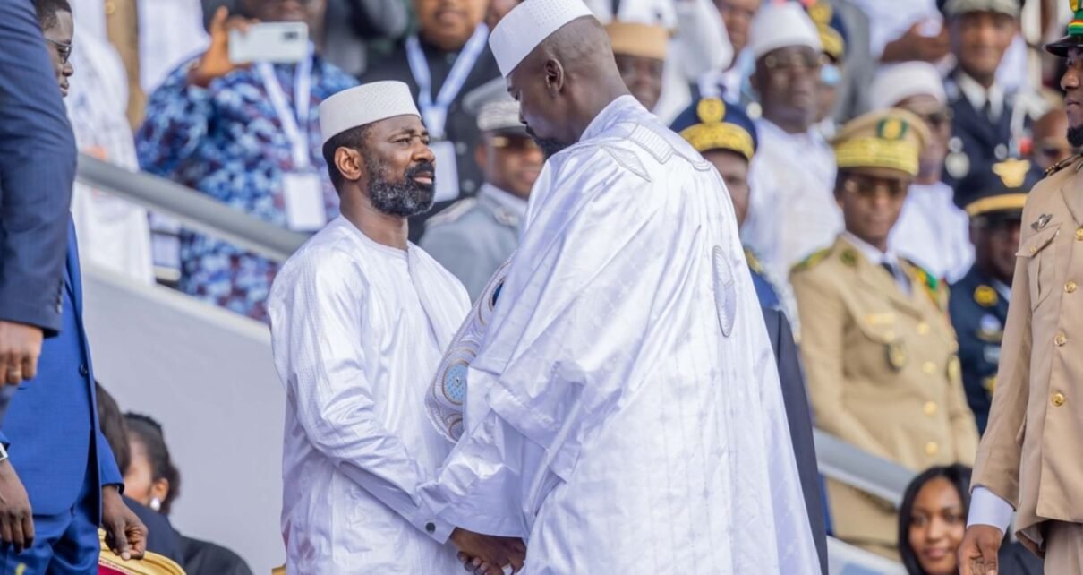 Le Président Assimi GoÏta prend part à l’investiture du Président Mamadi Doumbouya